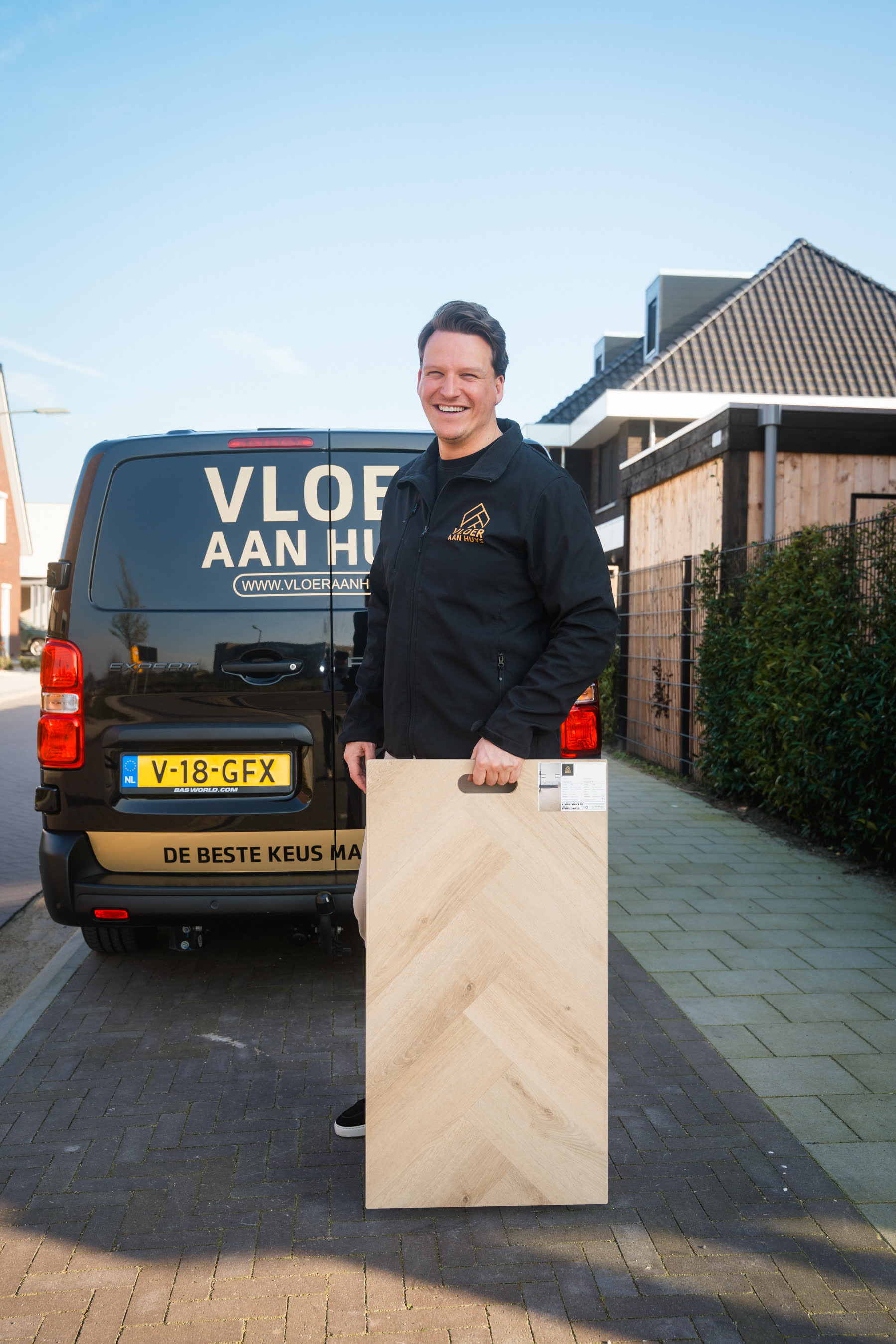 Eigenaar Vloer aan Huys met vloerstaal